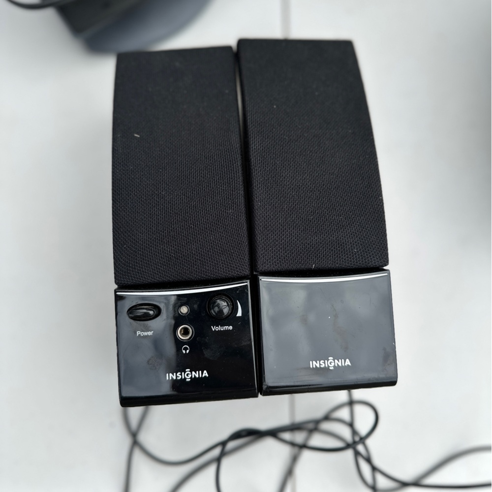Insignia Black Computer Speakers with Power Cable